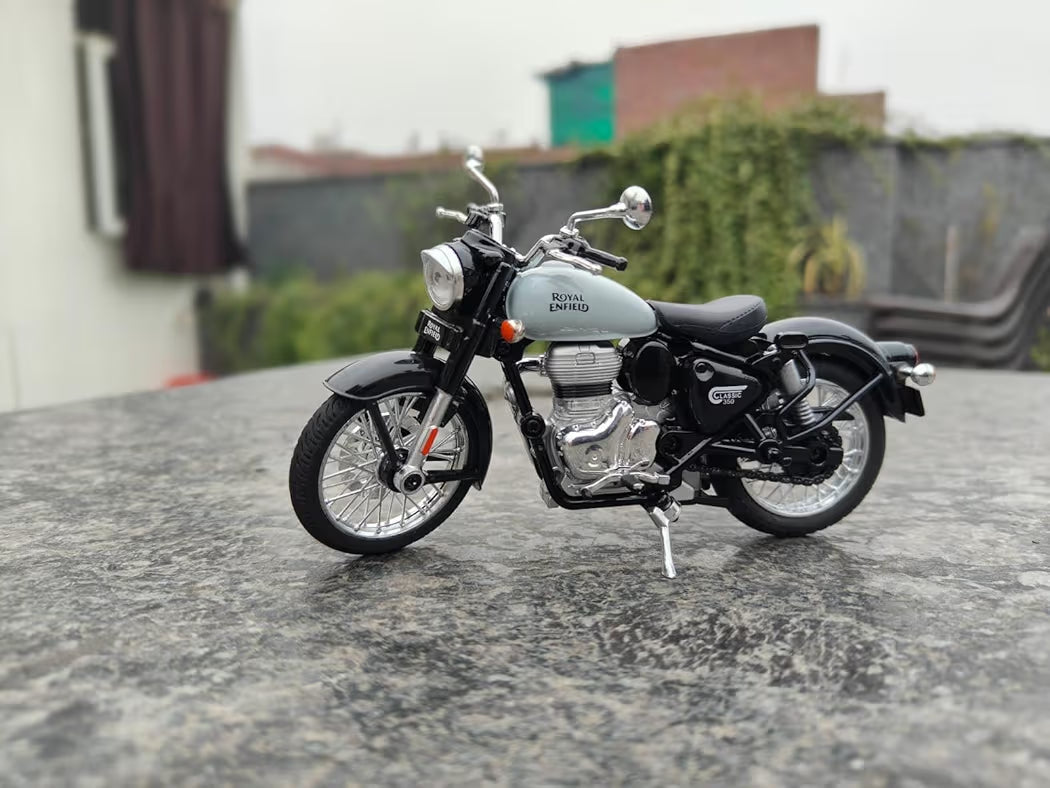 2026 Royal Enfield Classic 350 1:15 Scale Bullet Bike Toy Model with Pull Back Action |
